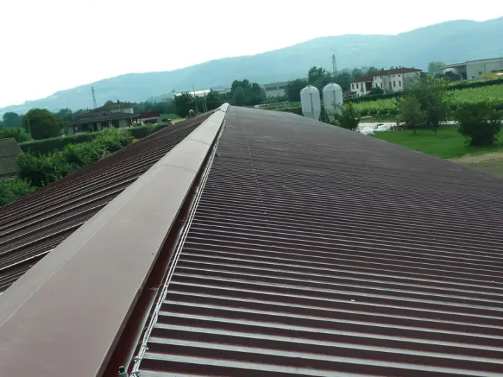 Copertura capannone industriale, realizzazione MB Coperture Group