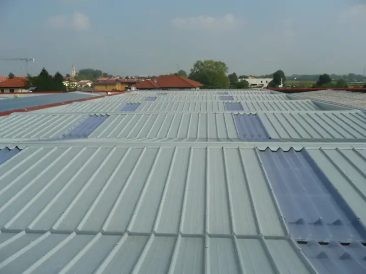 Copertura capannone industriale, realizzazione MB Coperture Group