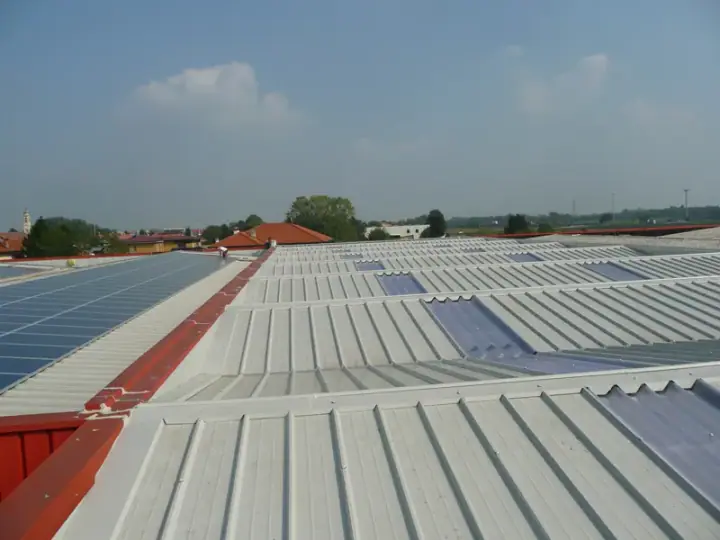 Copertura capannone industriale, realizzazione MB Coperture Group