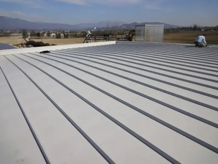 Copertura capannone industriale, realizzazione MB Coperture Group