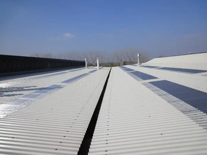 Copertura capannone industriale, realizzazione MB Coperture Group