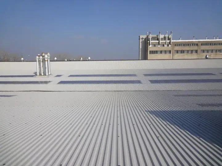 Copertura capannone industriale, realizzazione MB Coperture Group