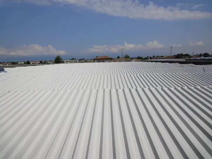Copertura capannone industriale, realizzazione MB Coperture Group
