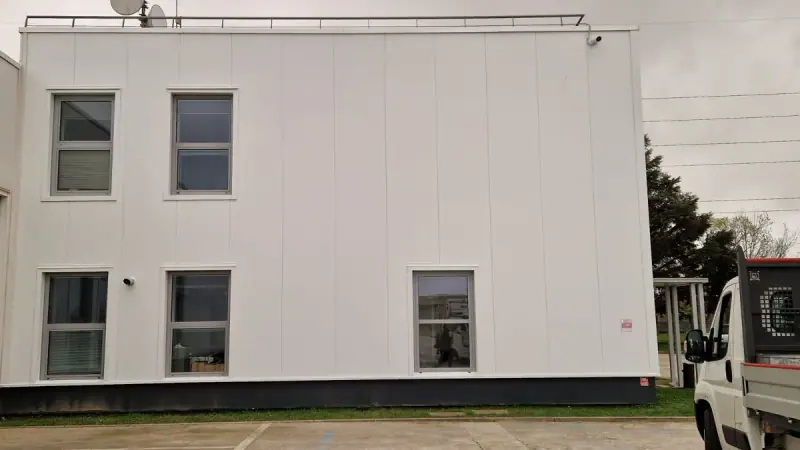 Rivestimento e serramenti